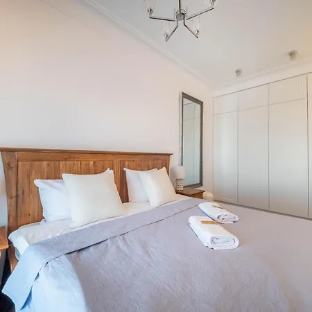 Kierbedzia Elegant Classic Apartamento *